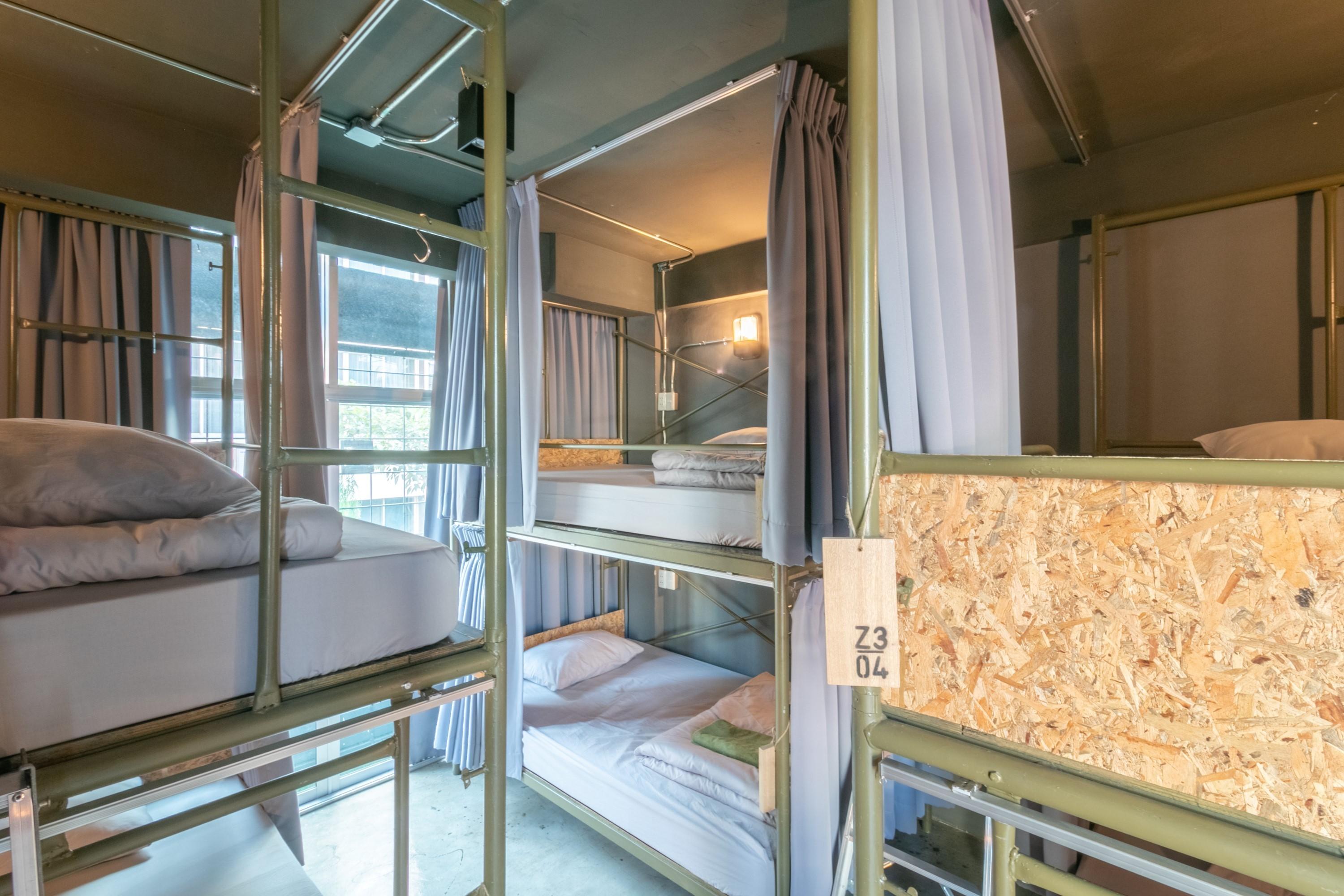 Zhelter'Bkk Hostel Банкок Екстериор снимка