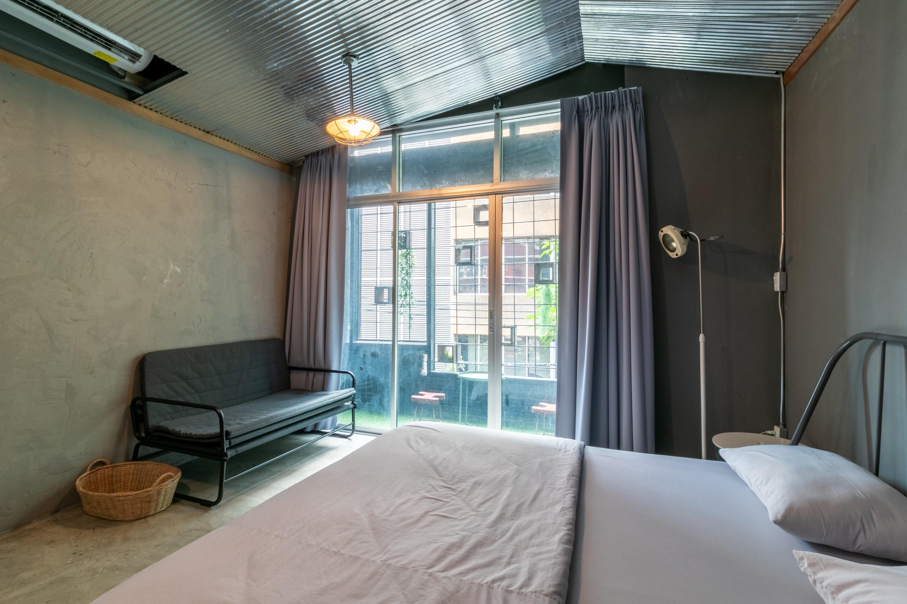Zhelter'Bkk Hostel Банкок Екстериор снимка