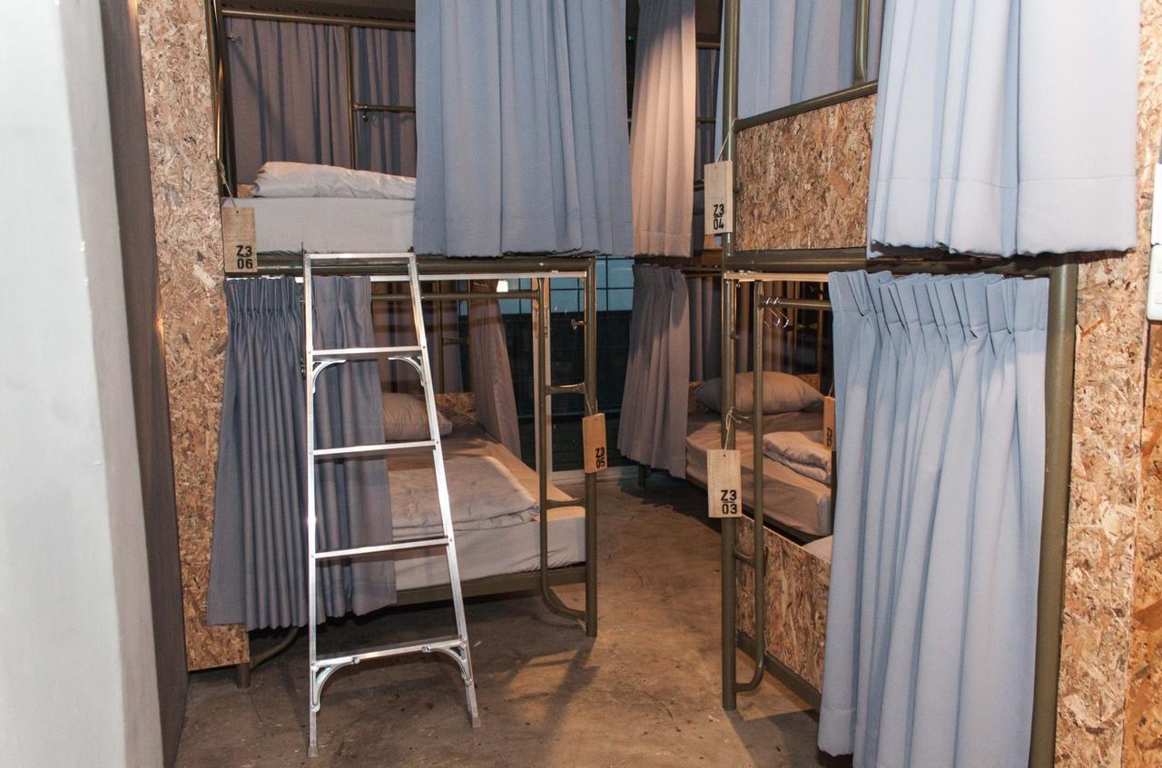 Zhelter'Bkk Hostel Банкок Екстериор снимка