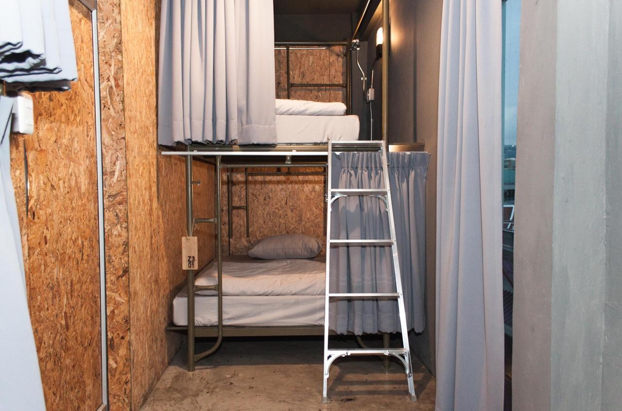 Zhelter'Bkk Hostel Банкок Екстериор снимка