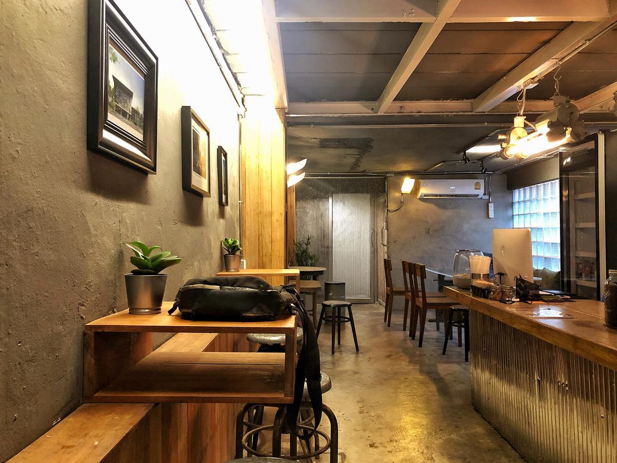 Zhelter'Bkk Hostel Банкок Екстериор снимка