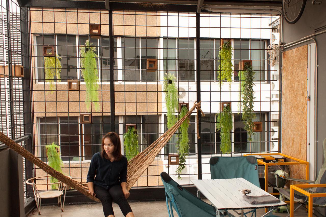 Zhelter'Bkk Hostel Банкок Екстериор снимка